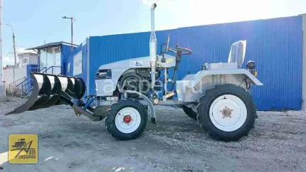 Минитрактор Феникс Р-2L с отвалом