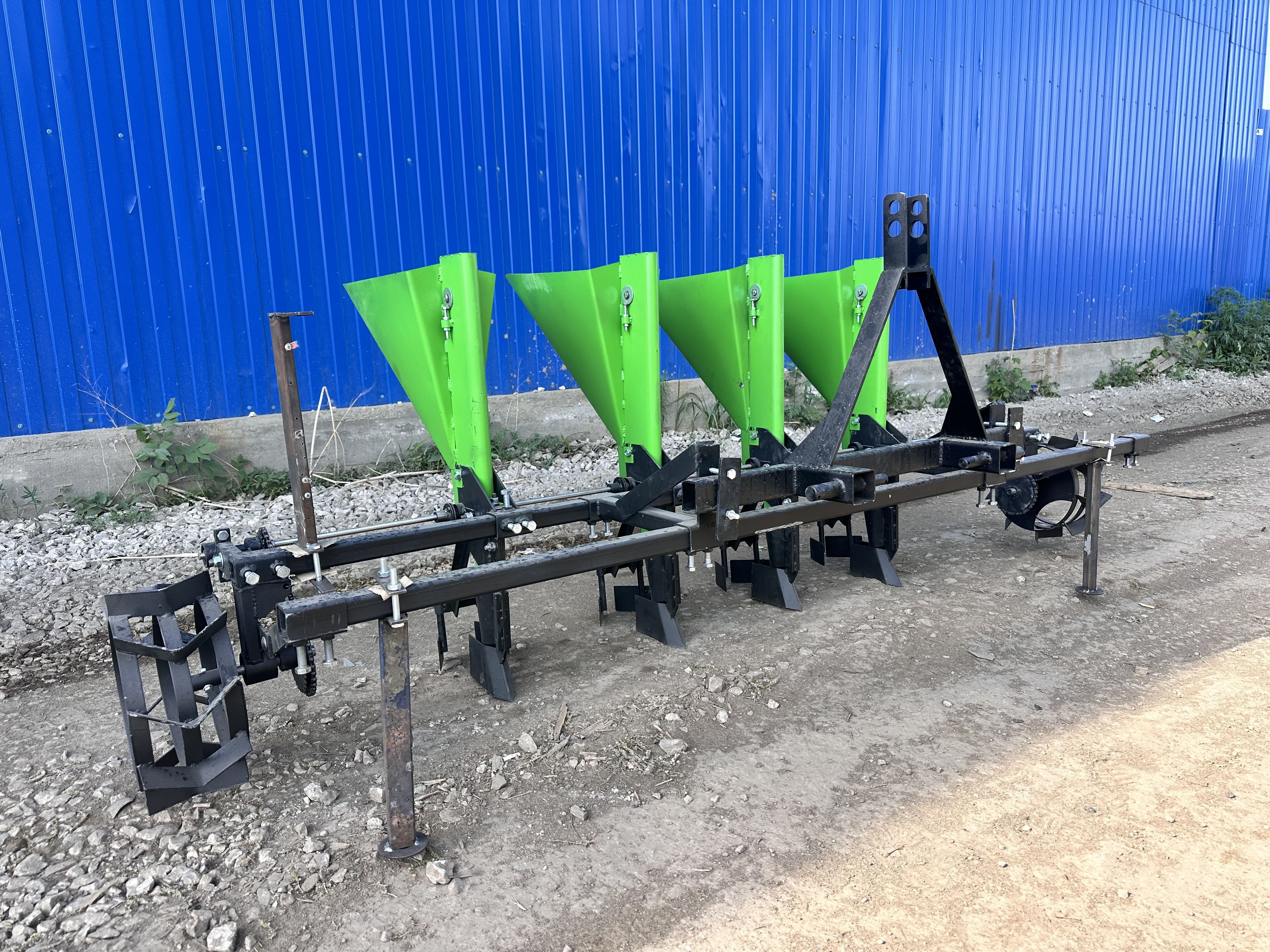 Чеснокосажалка (сеялка чеснока) четырехрядная